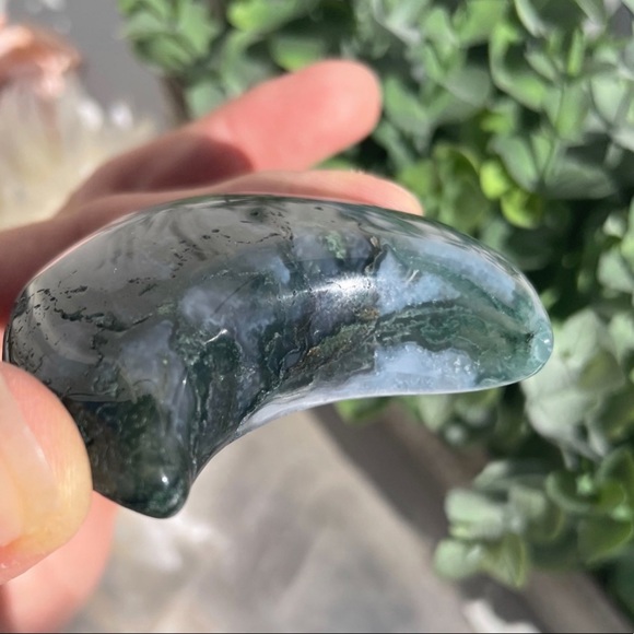 Moss Agate Moon Crystal - Picture 3 of 11